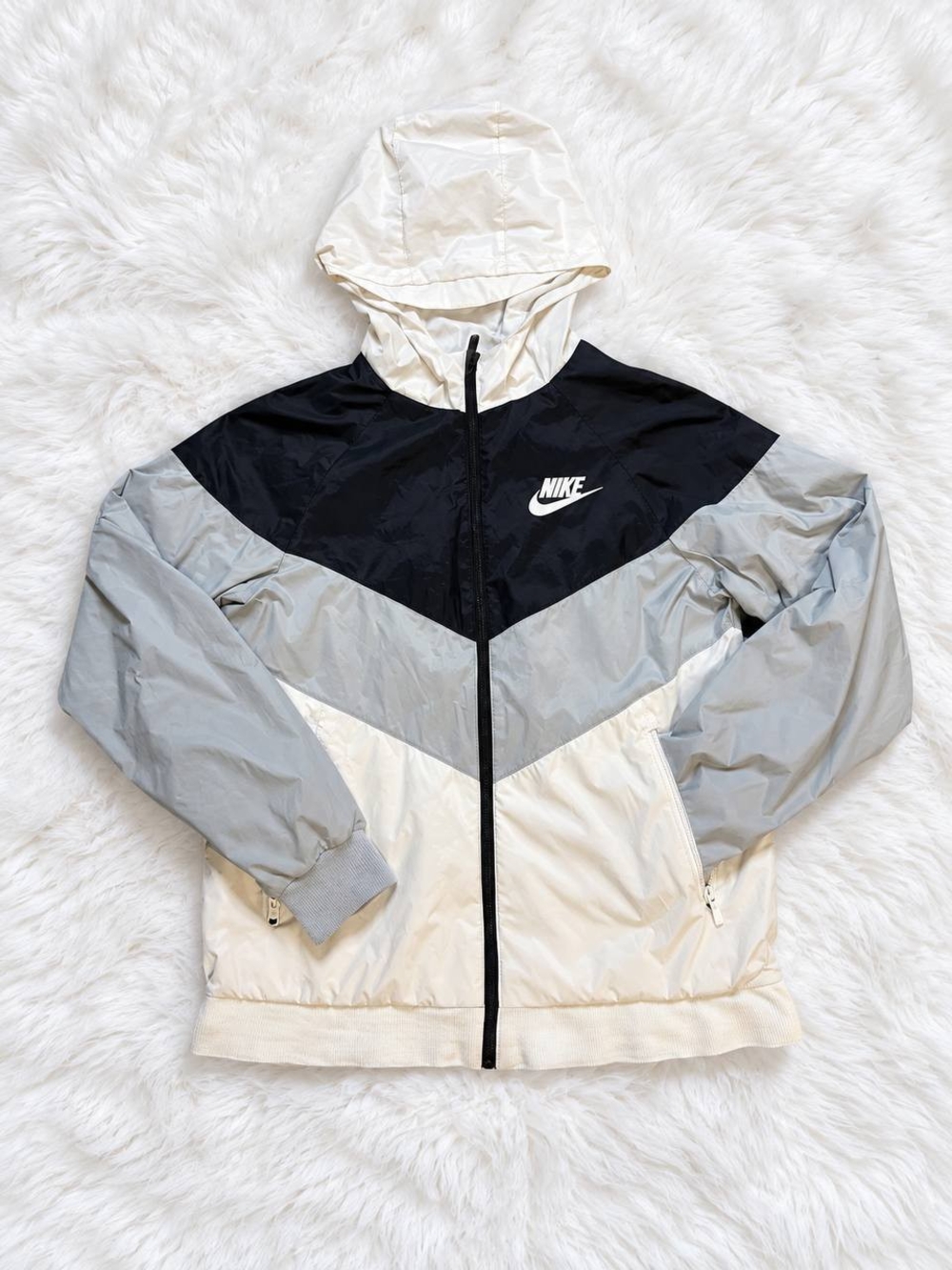 Nike Men's Colorblock Windbreaker Jacket in Black, Gray & Cream